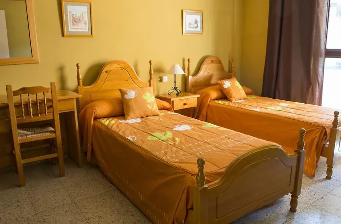 Хостел La Casona Del Pinar *