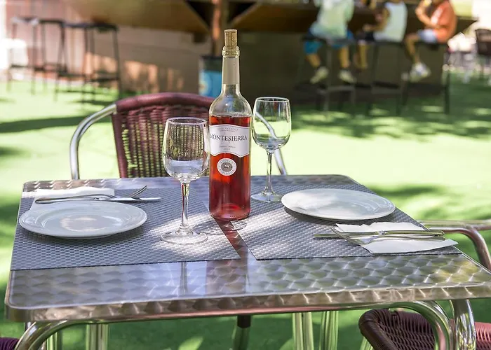 Хостел La Casona Del Pinar